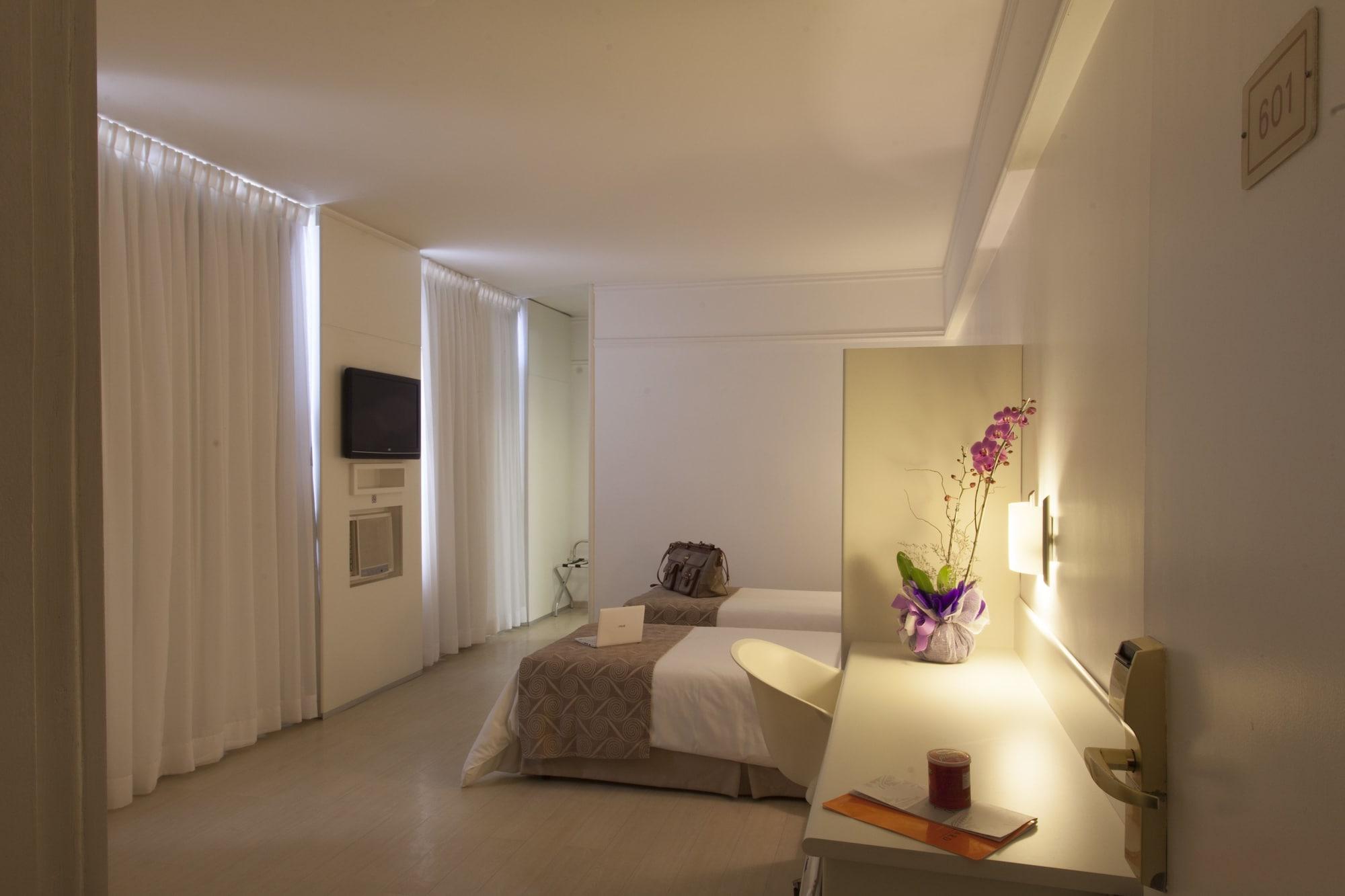 Boulevard Plaza เบโลโอรีซอนชี ภายนอก รูปภาพ