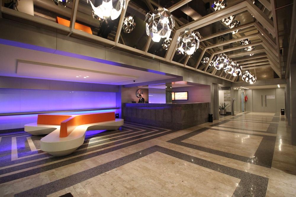 Boulevard Plaza เบโลโอรีซอนชี ภายนอก รูปภาพ